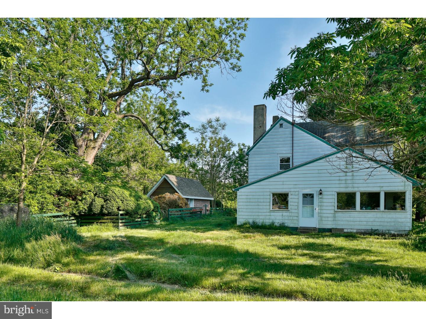 144 Warner Road Columbus, NJ 08022 - Photo 2 of 22 Exterior Side
