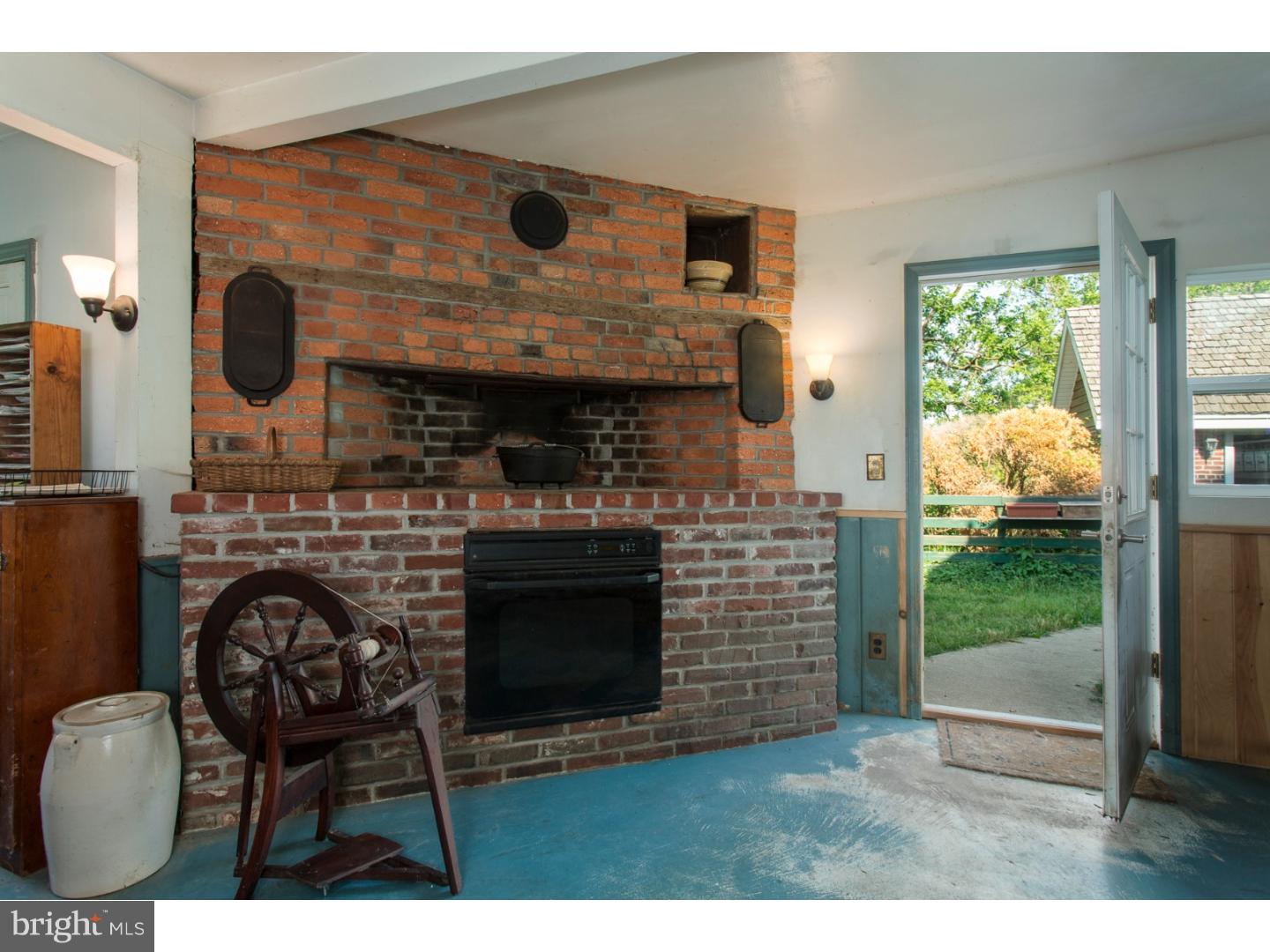 144 Warner Road Columbus, NJ 08022 - Photo 3 of 22 Fireplace