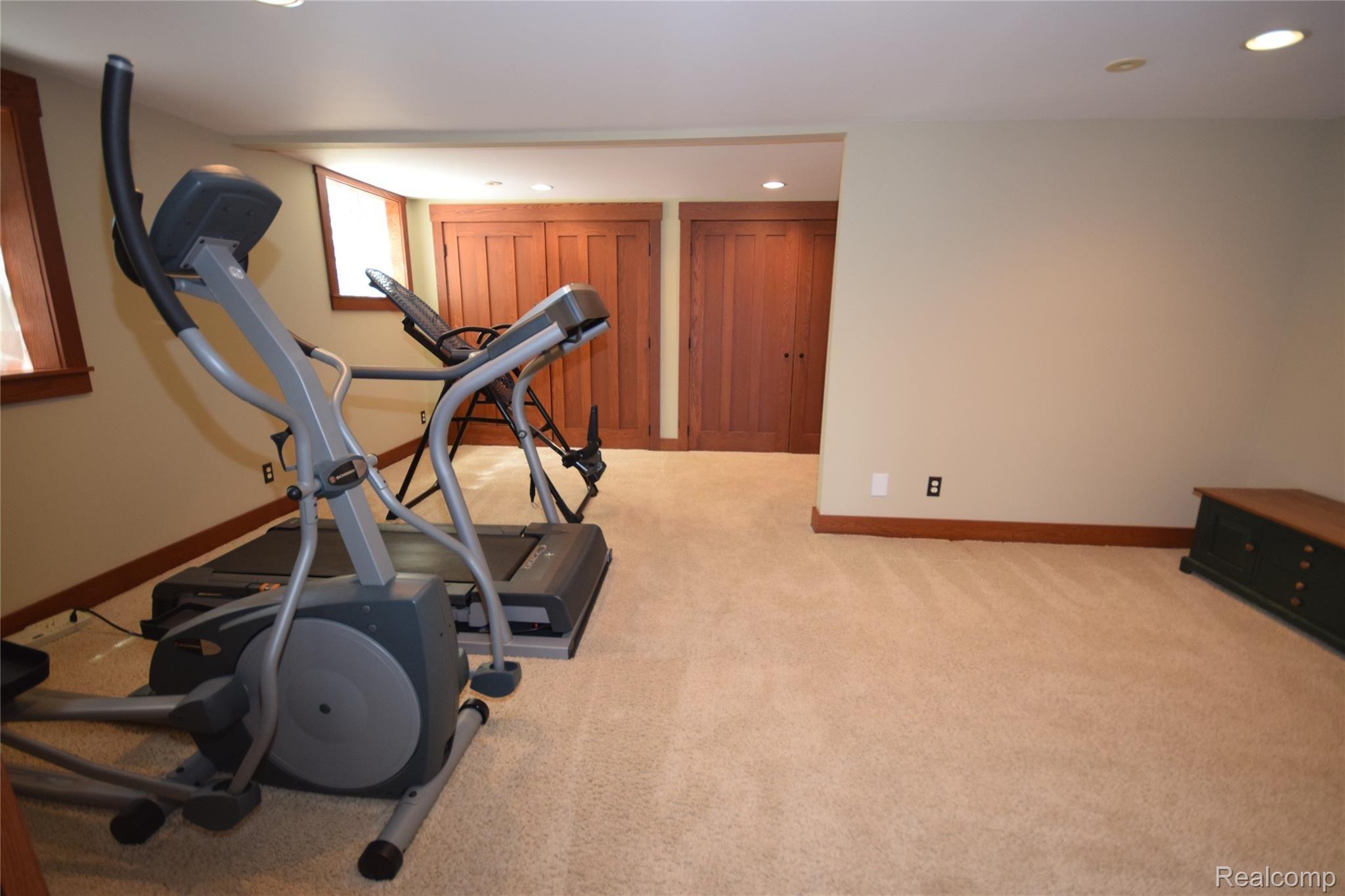 11079 Fenton Road Fenton, MI 48430 - Photo 20 of 37 DSC_0043.JPG