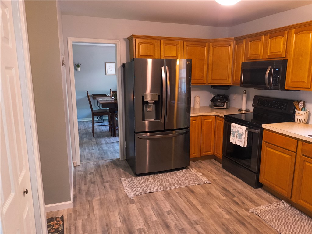4553 Lower River Road Lewiston, NY 14092 - Photo 8 of 34