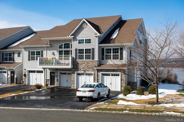$585,000 | 204 Sacandaga Loop, Wappingers Falls, NY 12590