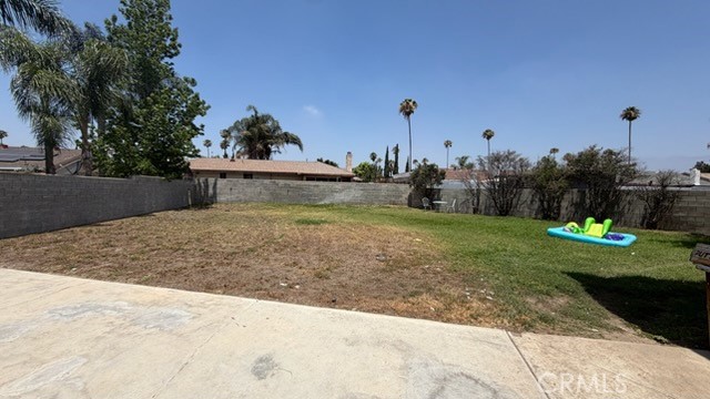 2478 KOA Drive Rialto, CA 92377 - Photo 14 of 18 a view of a garden