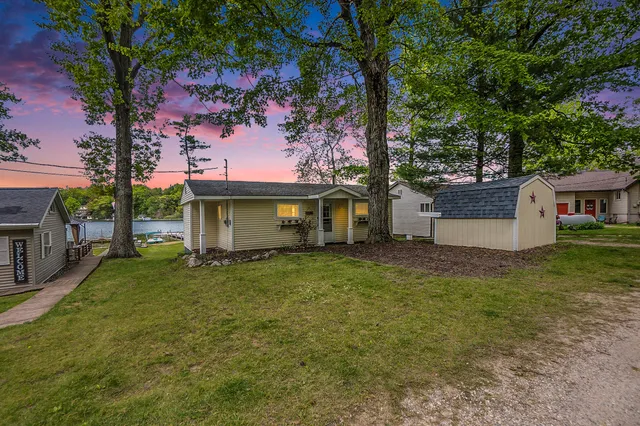 $289,000 | 6026 Keeney Road, Six Lakes, MI 48886