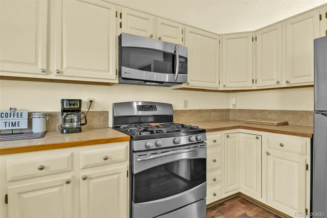 $558,000 | 1320 Hamstead Court, Colorado Springs, CO 80907