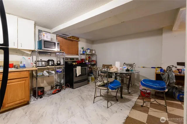 $750,000 | 12013 Southeast Kent-Kangley Road, Kent, WA 98030