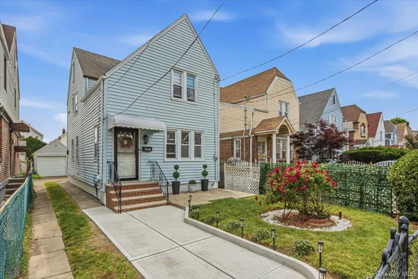 $848,000 | 94-26 210th Street | Bellaire West Ward