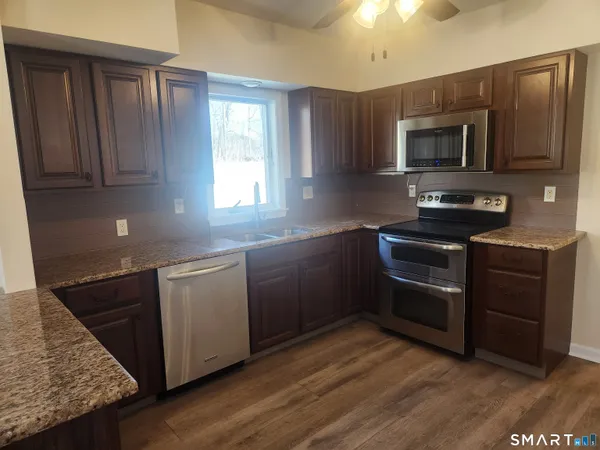 $1,300 | 2 Tolland Green, Unit 2, Tolland, CT 06084