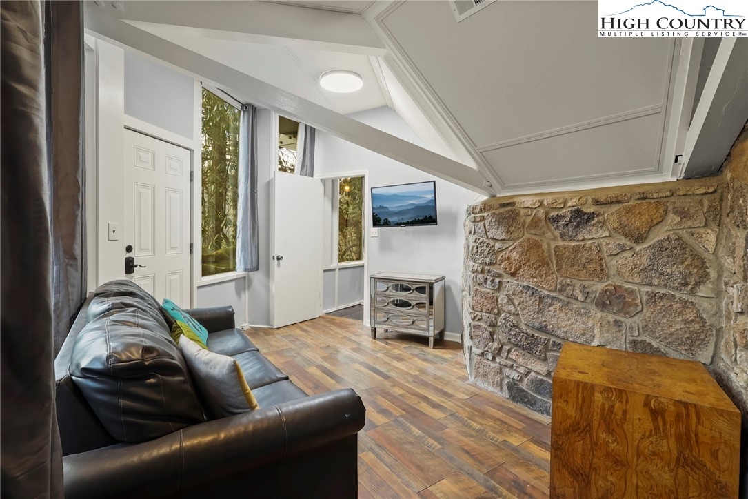 129 Laurel Drive Boone, NC 28607 - Photo 11 of 33