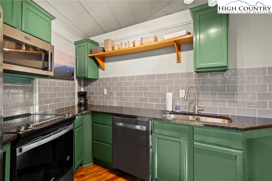 129 Laurel Drive Boone, NC 28607 - Photo 13 of 33