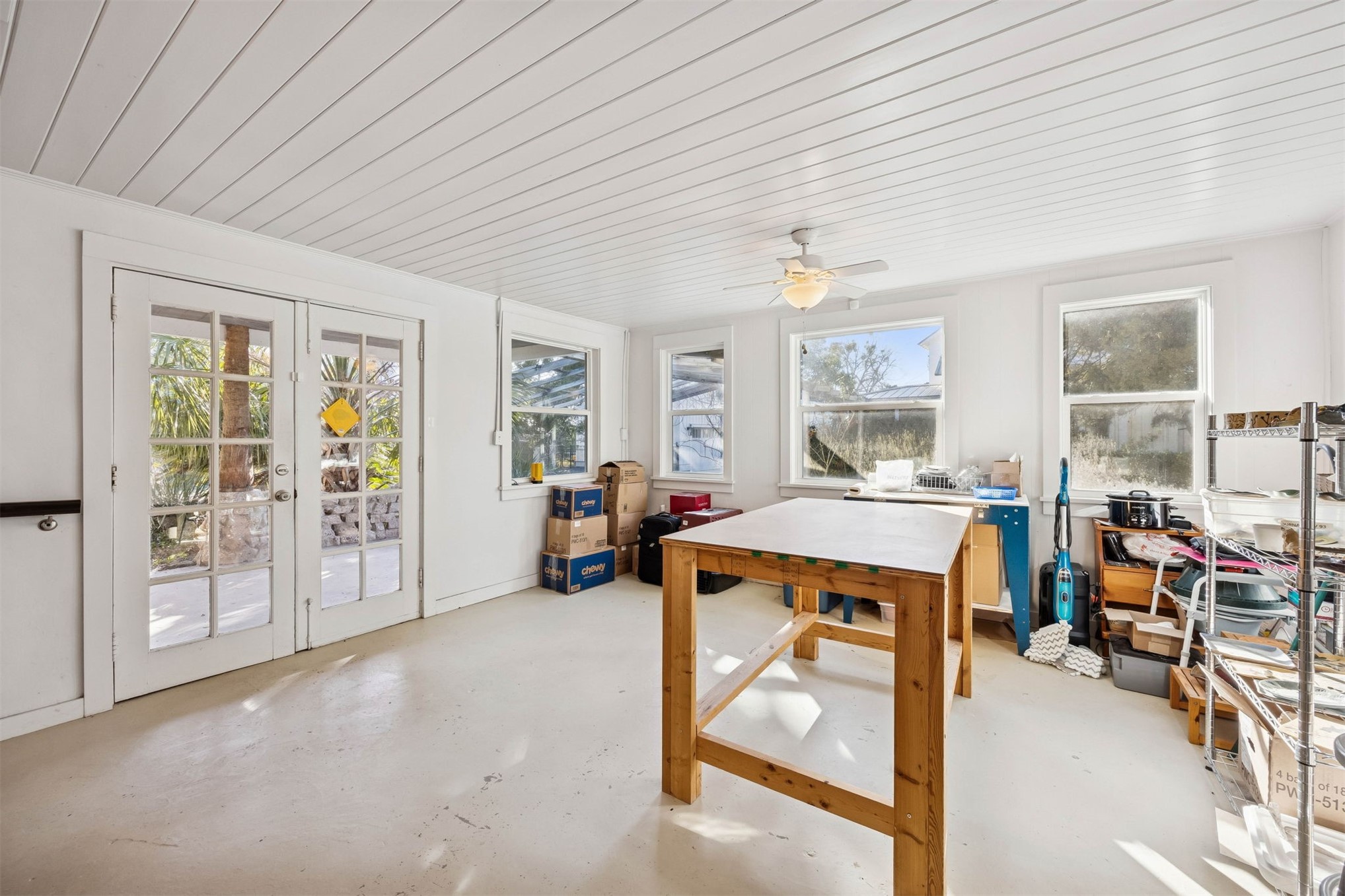 1012 Ladies Street Fernandina Beach, FL 32034 - Photo 14 of 64 a view of a living room
