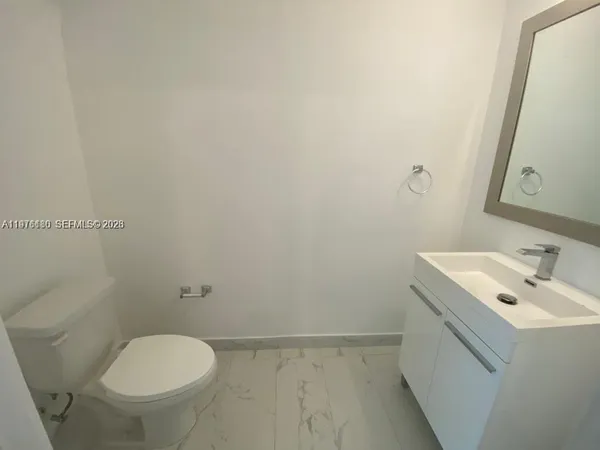 $3,000 | 2561 Northeast 193rd Street, Unit 1107, Miami, FL 33180