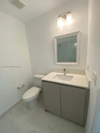 $3,000 | 2561 Northeast 193rd Street, Unit 1107, Miami, FL 33180