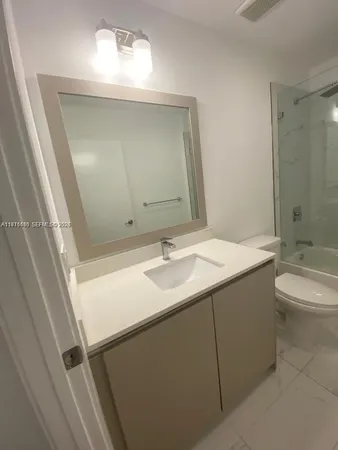 $3,000 | 2561 Northeast 193rd Street, Unit 1107, Miami, FL 33180