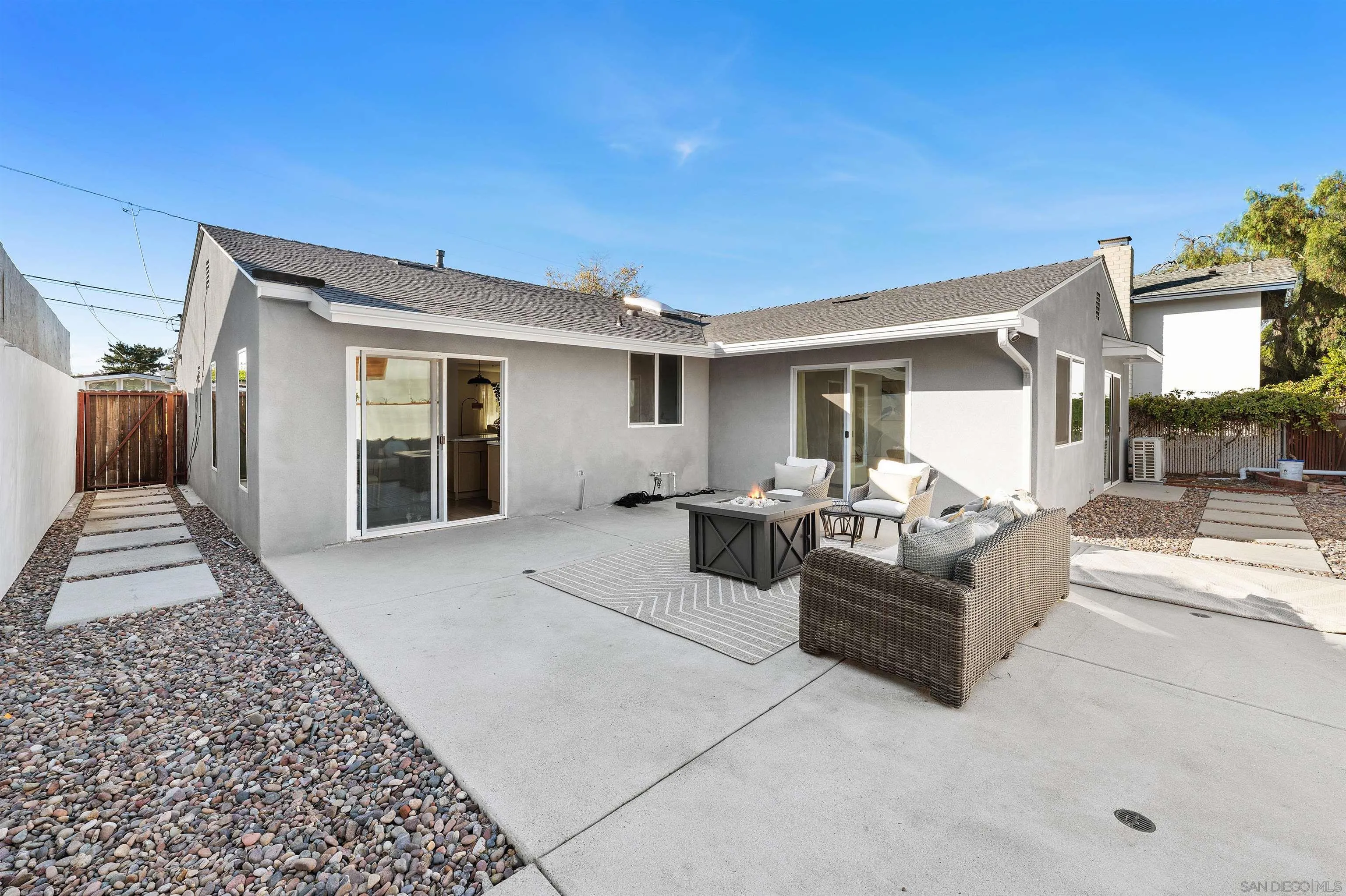 2103 Garfield Road San Diego, CA 92110 - Photo 26 of 34 a view of living room and livingroom with furniture