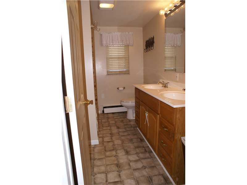 314 Mt Hope Ridge Road Claysville, PA 15323 - Photo 11 of 20 Full Bath.