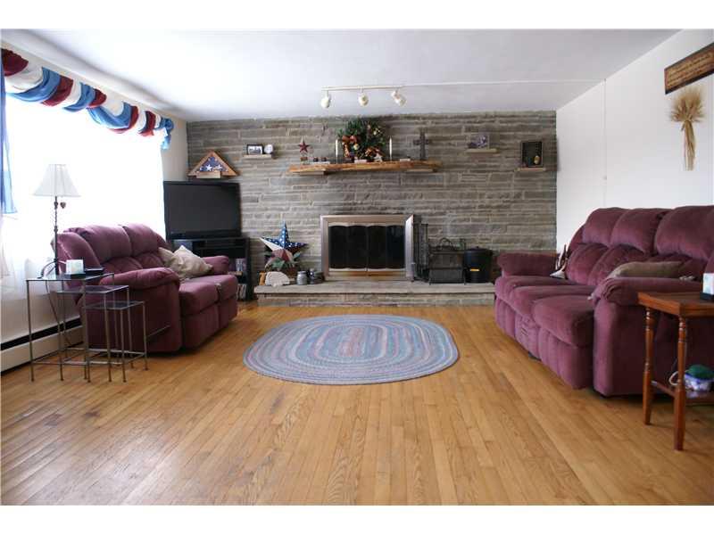 314 Mt Hope Ridge Road Claysville, PA 15323 - Photo 3 of 20 Living Room.