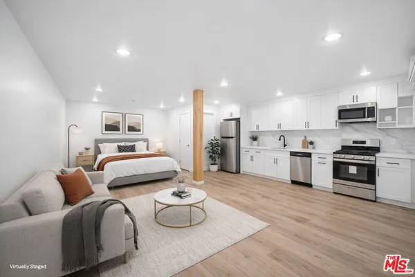 $1,995 | 1027 North Gardner Street, Unit 1/2, West Hollywood, CA 90046