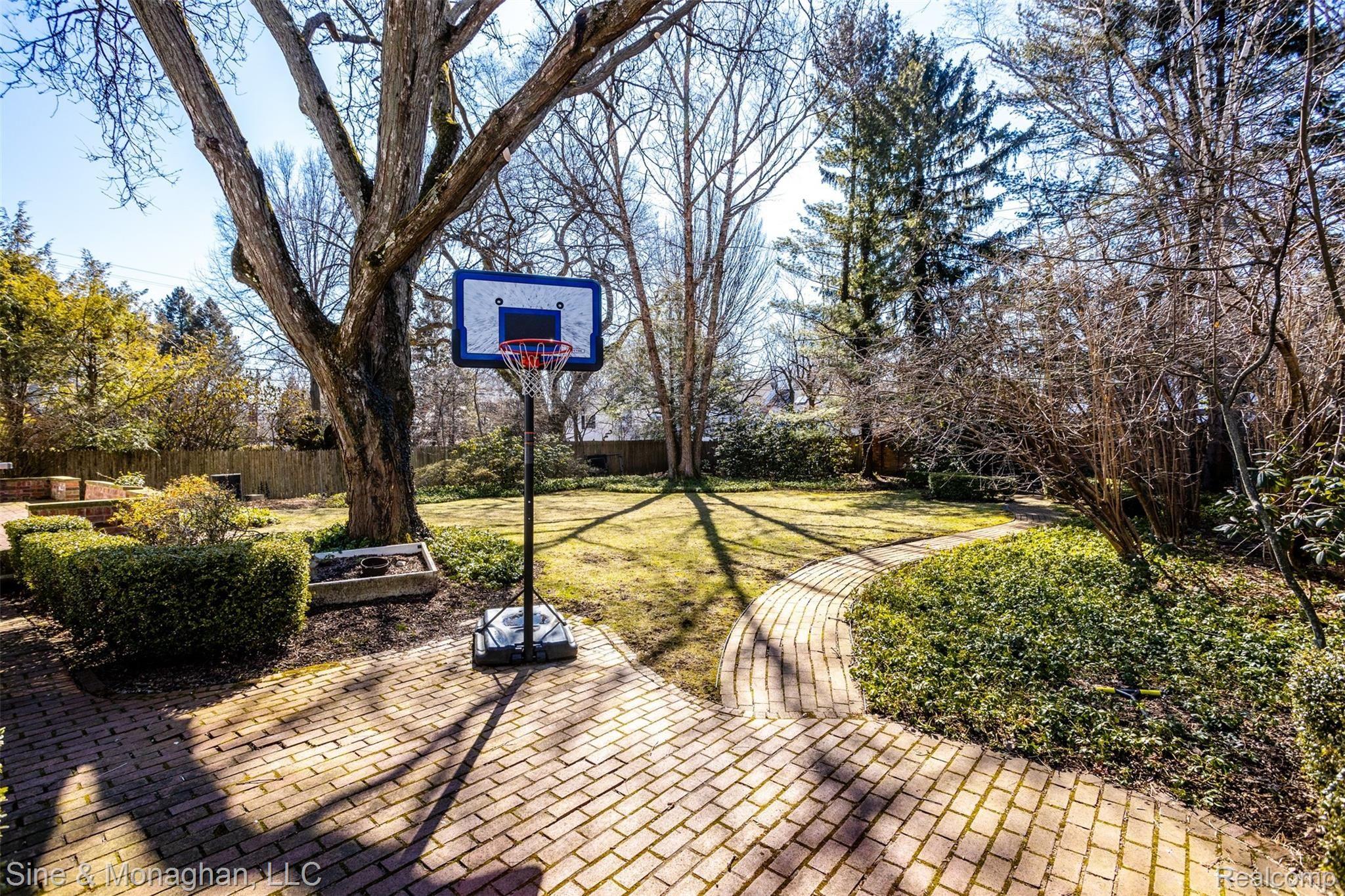 57 Cloverly Road Grosse Pointe, MI 48236 - Photo 55 of 60 57 Cloverly S061.jpg