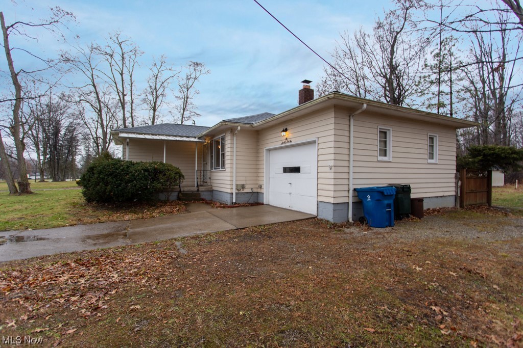 9459 Howland Springs Road Southeast Warren, OH 44484 - Photo 3 of 26 Gallery Image 3