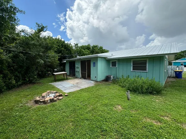 $2,000 | 3002 Southeast Camino Avenue, Stuart, FL 34997