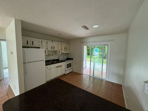 $2,000 | 3002 Southeast Camino Avenue, Stuart, FL 34997