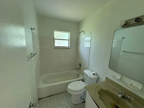 $2,000 | 3002 Southeast Camino Avenue, Stuart, FL 34997