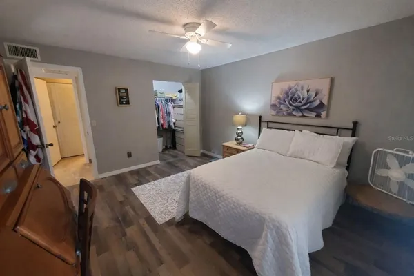 $1,300 | 1391 Mission Hills Boulevard, Clearwater, FL 33759