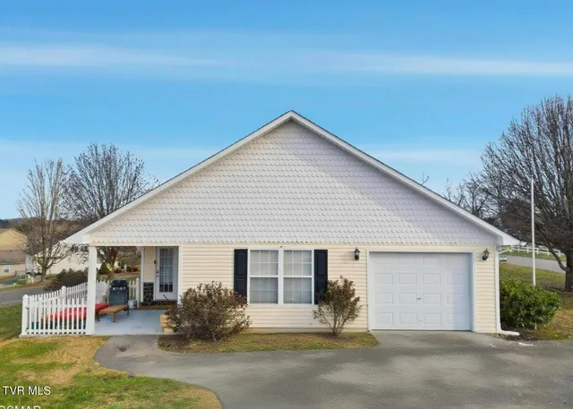 $279,000 | 1842 Country Meadows Drive, Sevierville, TN 37862