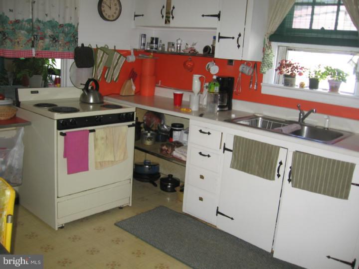 986 Prospect Avenue Croydon, PA 19021 - Photo 2 of 15