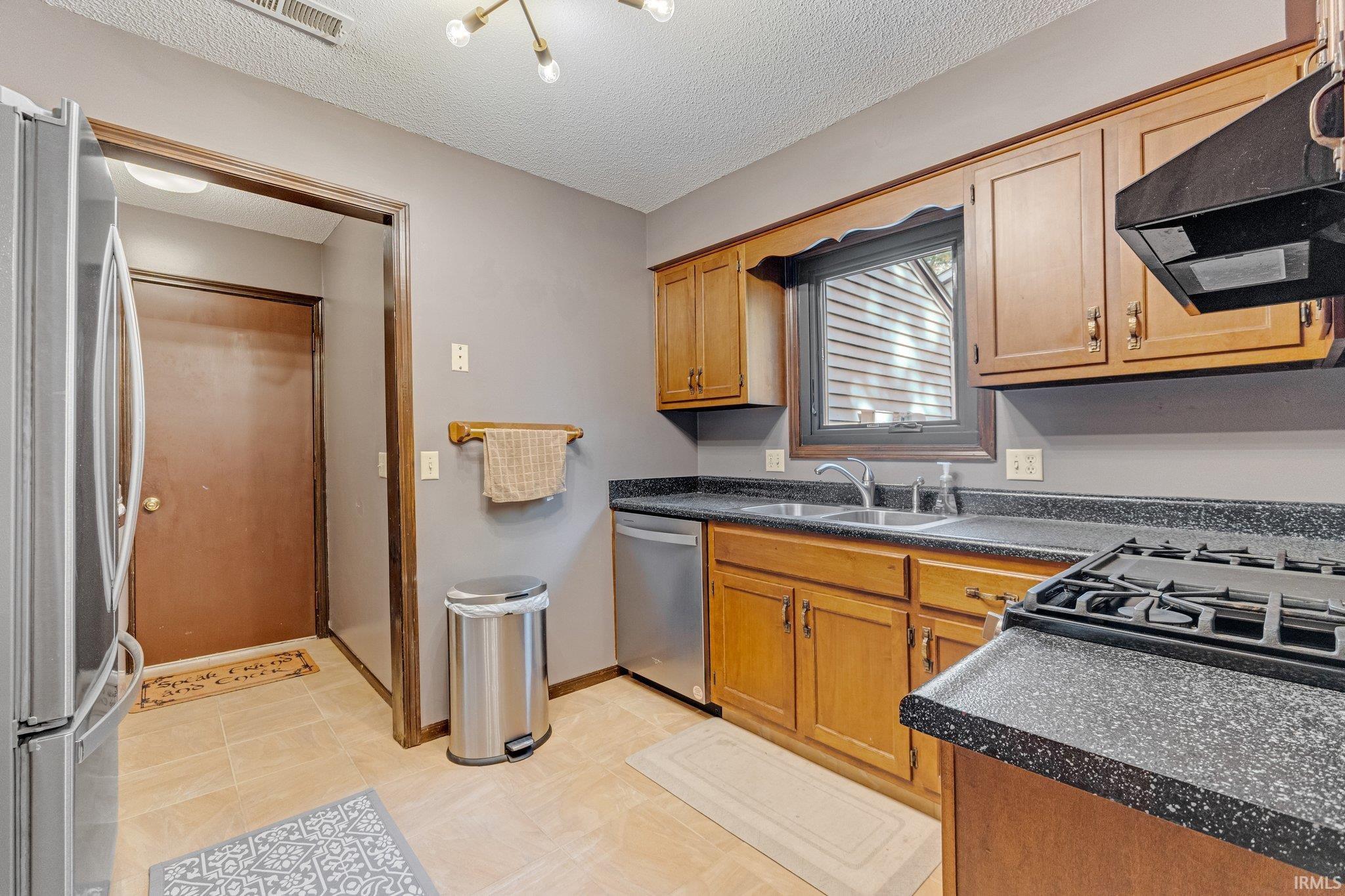 5832 Oak Fall Road Fort Wayne, IN 46845 - Photo 15 of 35 Gallery Image 15