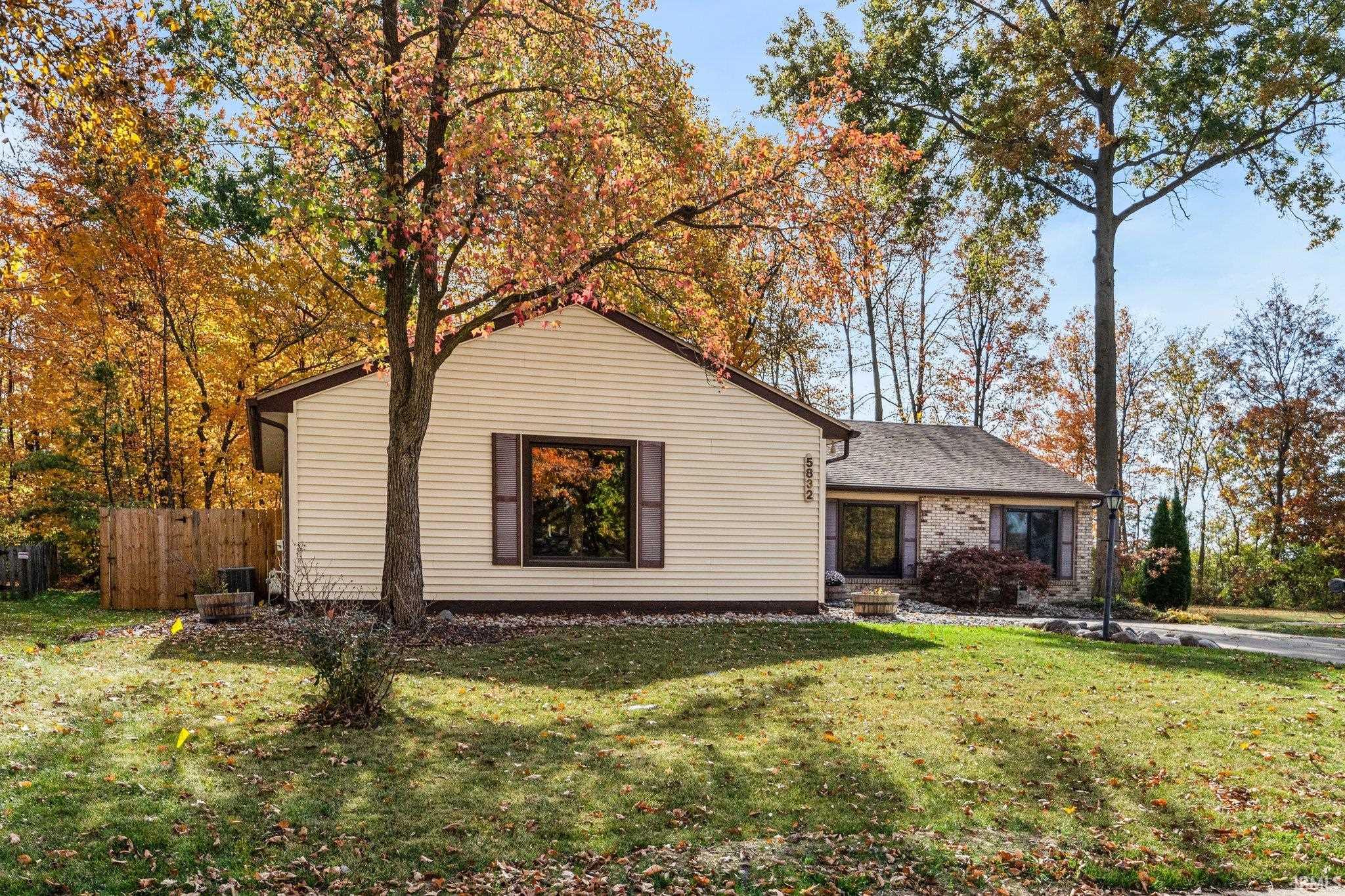 5832 Oak Fall Road Fort Wayne, IN 46845 - Photo 3 of 35 Gallery Image 3