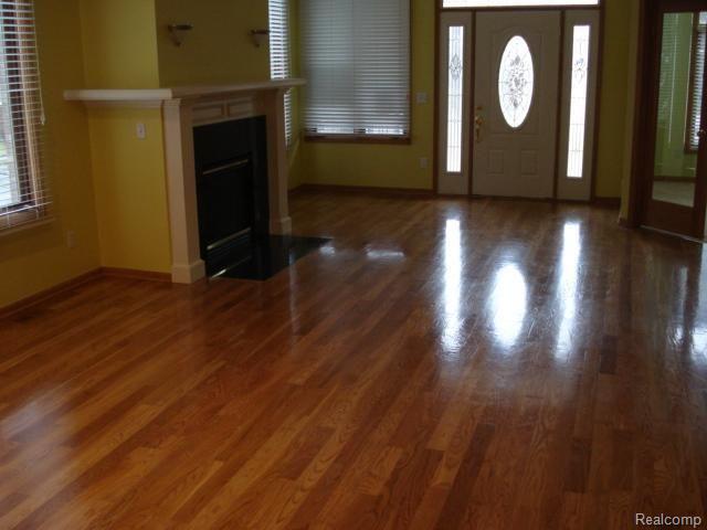 302 North Alice Avenue Rochester, MI 48307 - Photo 2 of 5 dining and living
