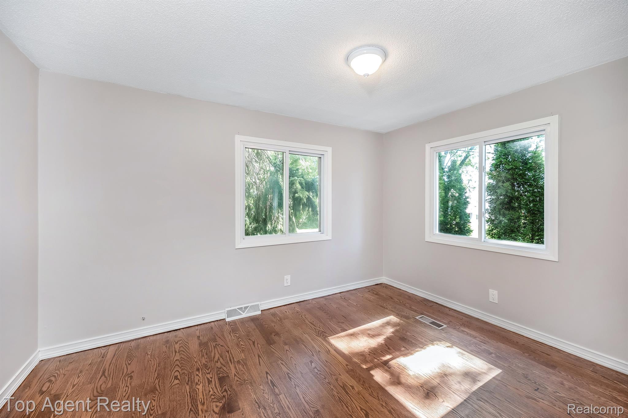 110 Wabash Road Rochester, MI 48307 - Photo 14 of 35 Gallery Image 14