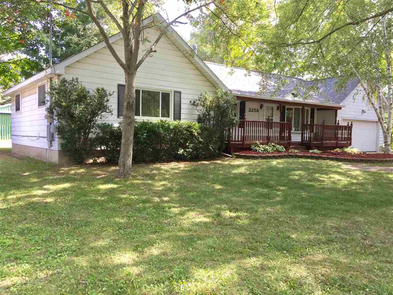 2258 Covert Road Burton, MI 48509 - Photo 4 of 44 31336664-3.JPG