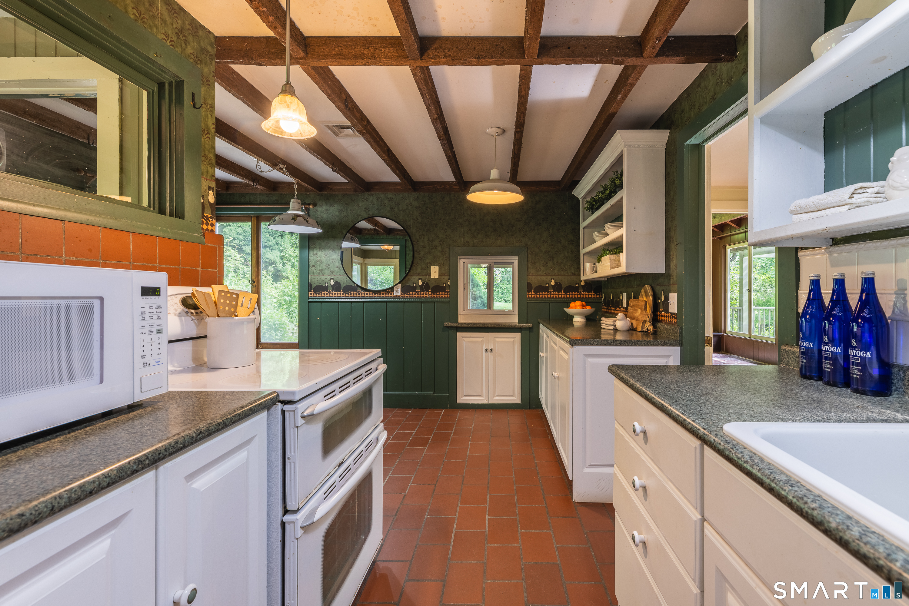 92 Walnut Tree Hill Road Newtown, CT 06482 - Photo 5 of 38