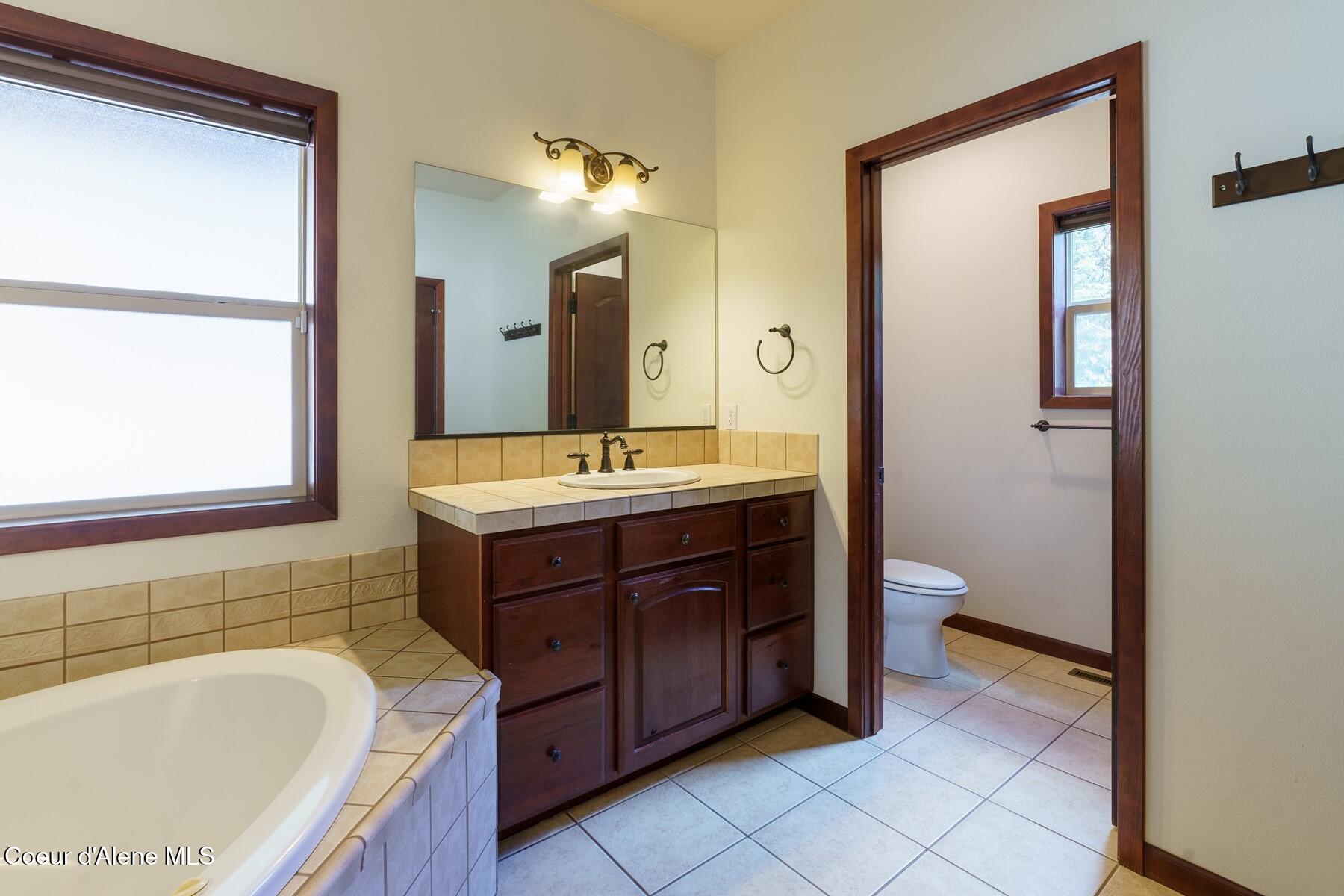 14558 North Saddle Ridge Road Rathdrum, ID 83858 - Photo 18 of 51 Master Bath