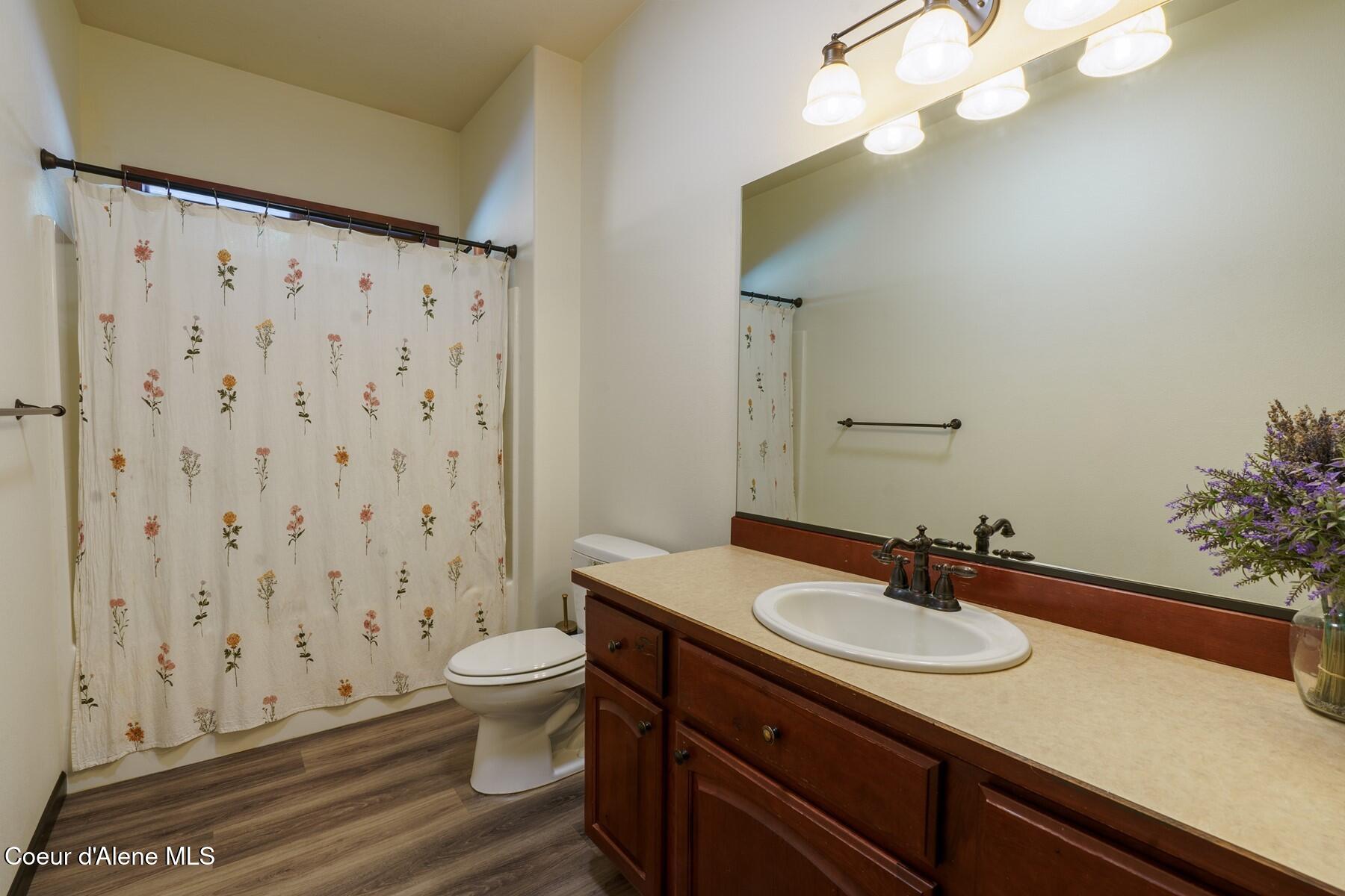 14558 North Saddle Ridge Road Rathdrum, ID 83858 - Photo 22 of 51 Main Floor Bathroom