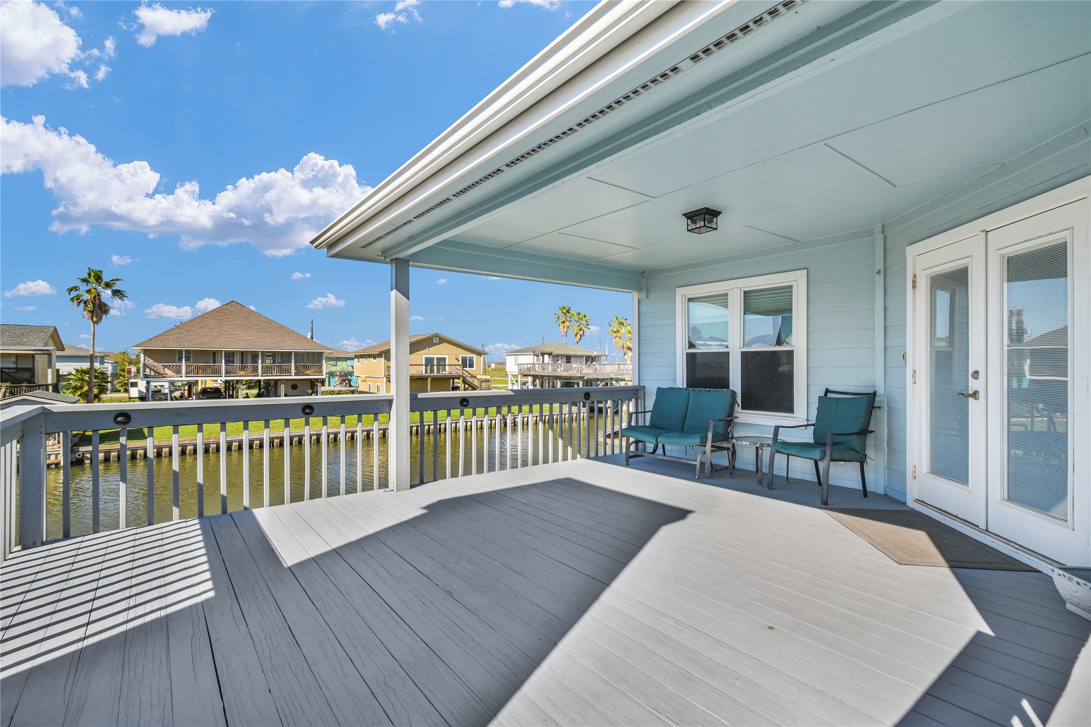 114 Four Master Road Freeport, TX 77541 - Photo 37 of 37 a balcony with furniture