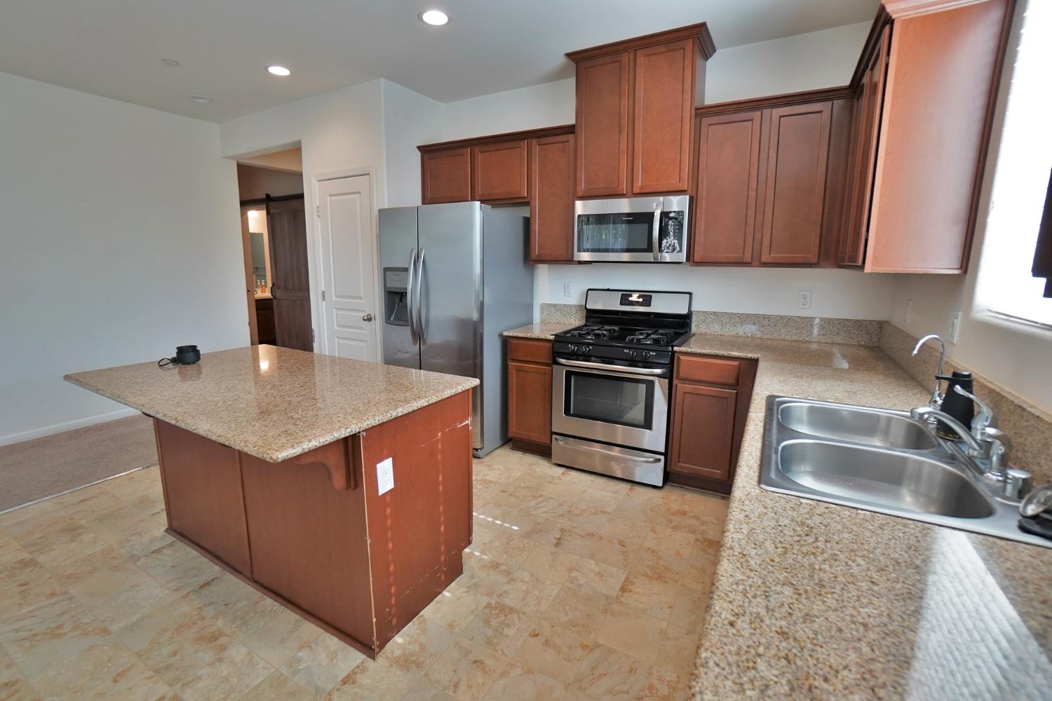 559 Ivory Street Lemoore, CA 93245 - Photo 33 of 59