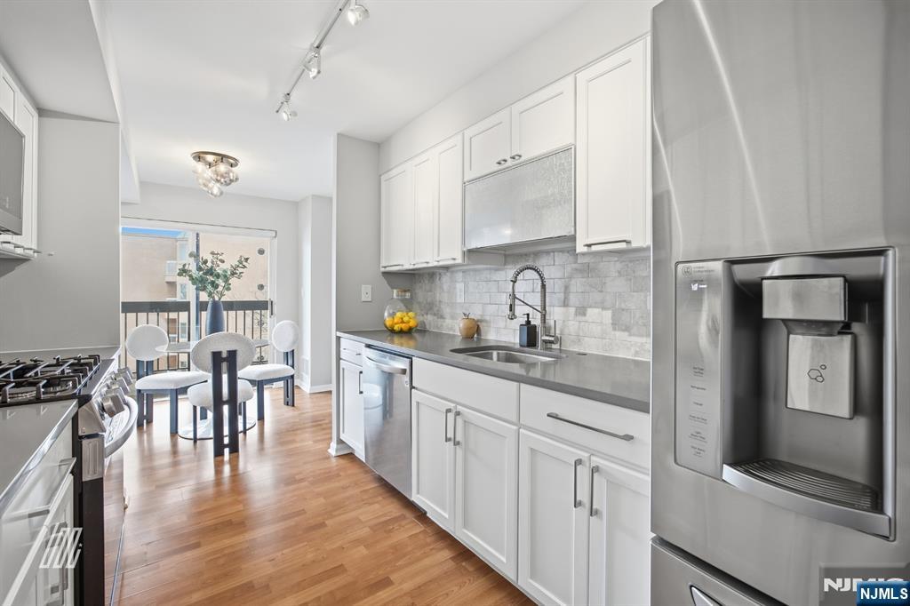 504 Nelson Court Edgewater, NJ 07020 - Photo 14 of 37