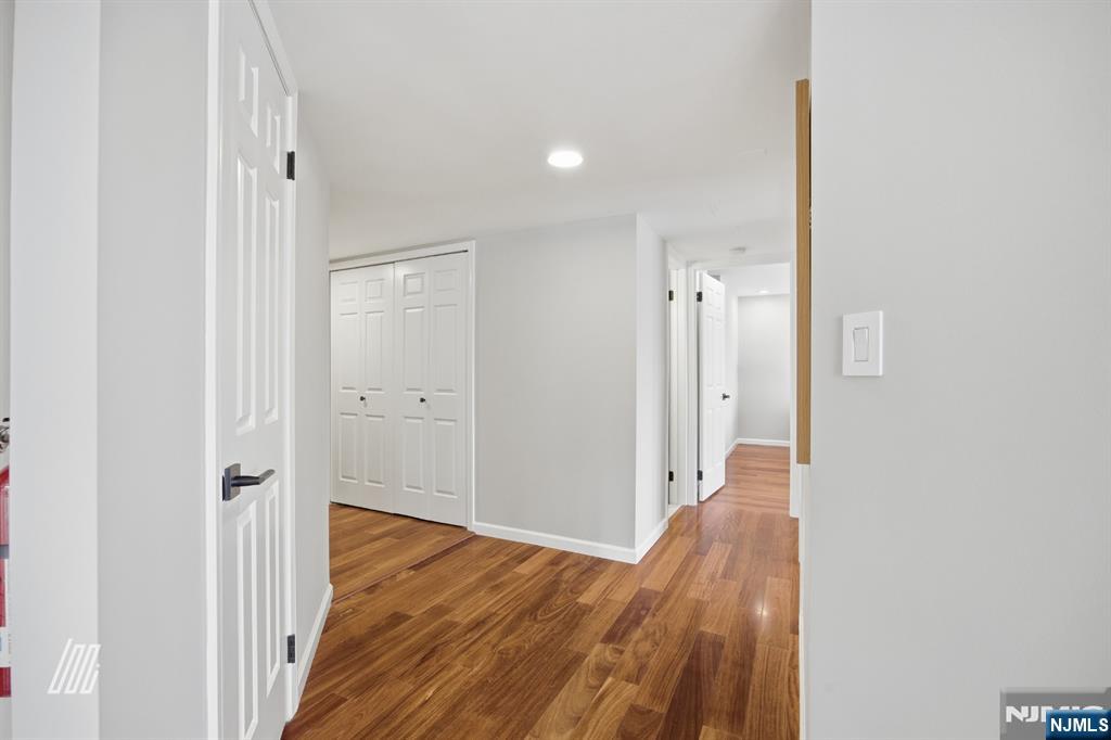 504 Nelson Court Edgewater, NJ 07020 - Photo 17 of 37