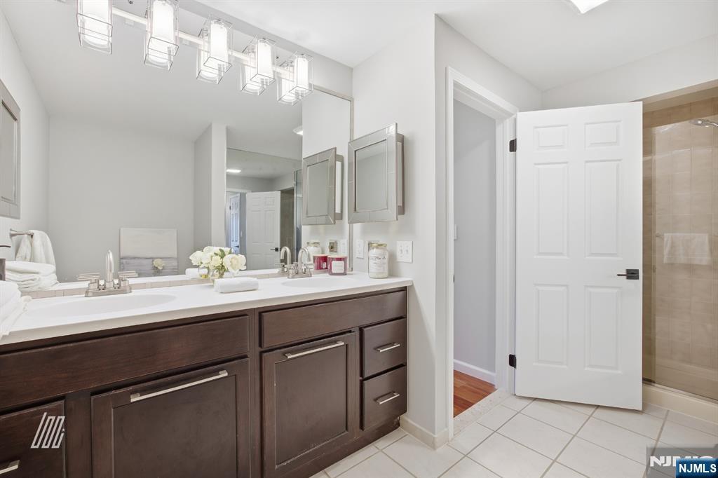 504 Nelson Court Edgewater, NJ 07020 - Photo 25 of 37