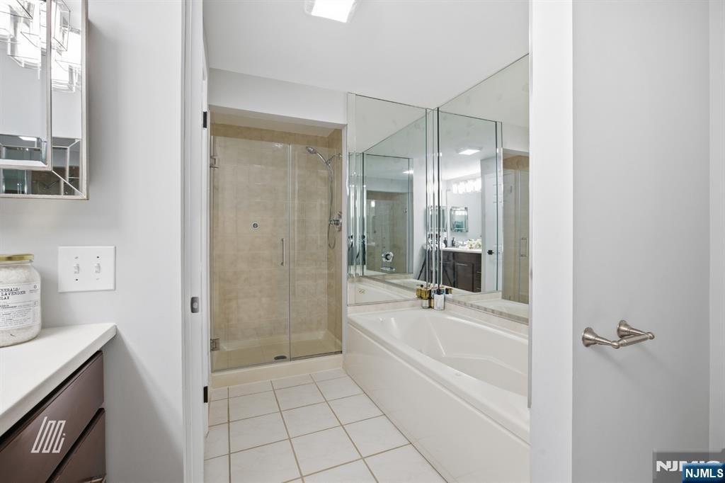 504 Nelson Court Edgewater, NJ 07020 - Photo 26 of 37