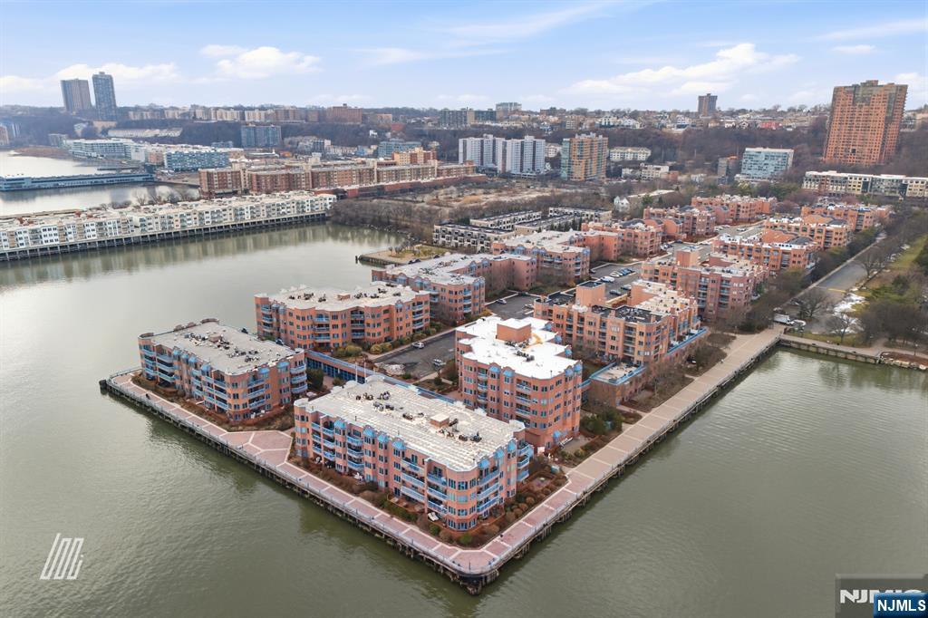 504 Nelson Court Edgewater, NJ 07020 - Photo 34 of 37