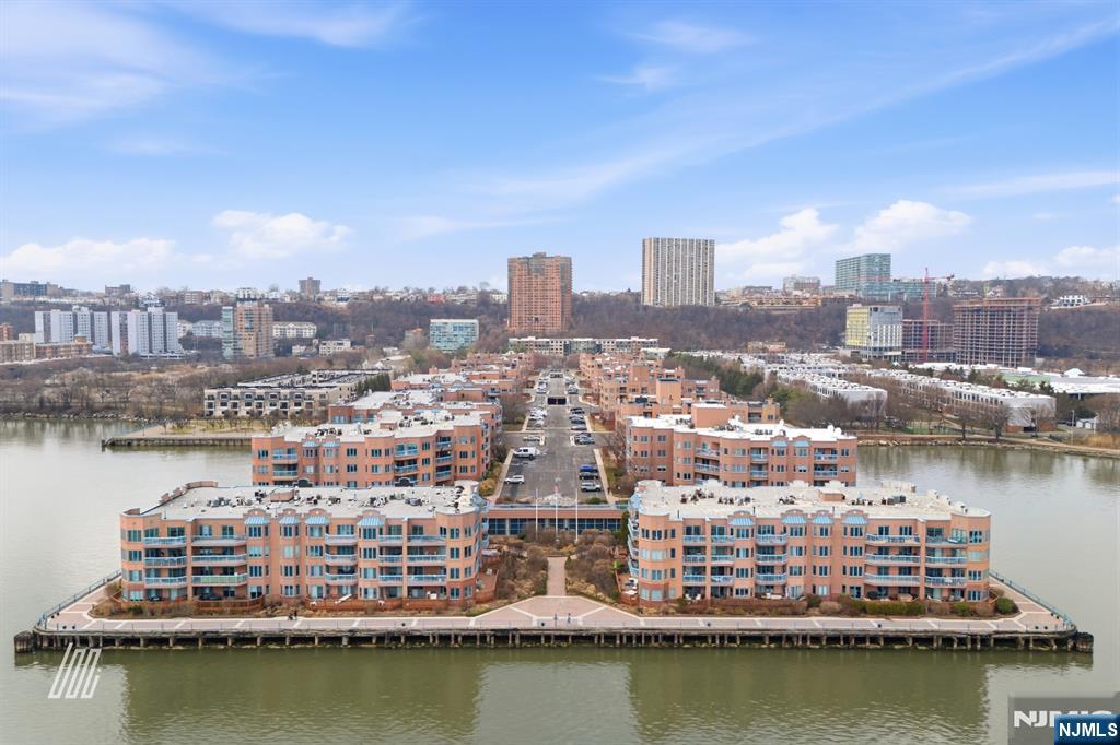 504 Nelson Court Edgewater, NJ 07020 - Photo 35 of 37