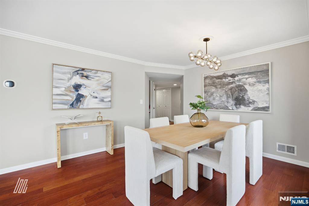 504 Nelson Court Edgewater, NJ 07020 - Photo 7 of 37