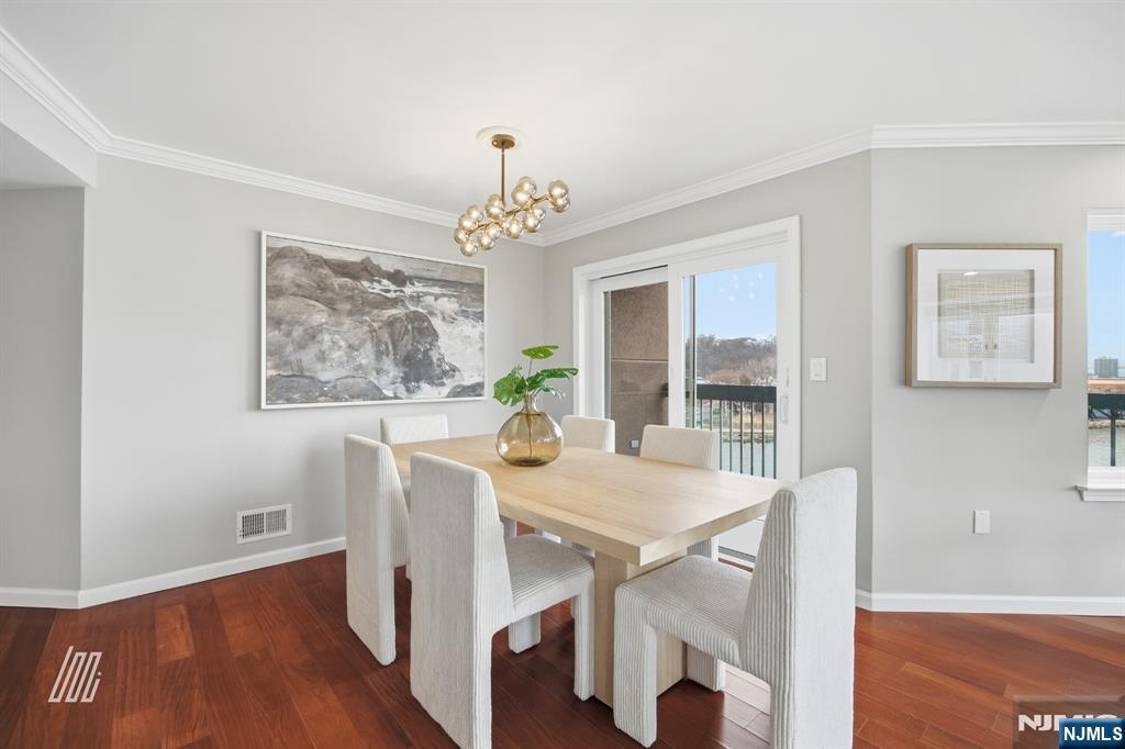 504 Nelson Court Edgewater, NJ 07020 - Photo 8 of 37