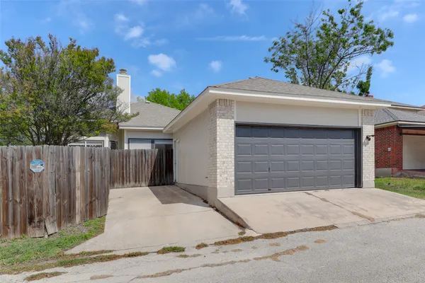 $1,850 | 927 Picadilly Drive, Pflugerville, TX 78660
