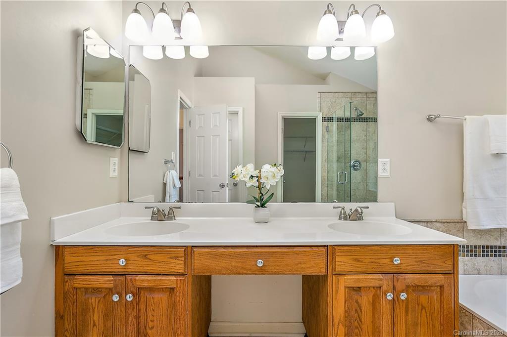 8254 Hunley Ridge Road Matthews, NC 28104 - Photo 14 of 25 Gallery Image 14