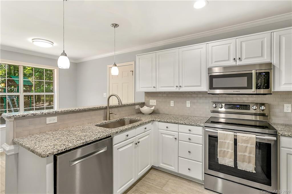 8254 Hunley Ridge Road Matthews, NC 28104 - Photo 3 of 25 Gallery Image 3